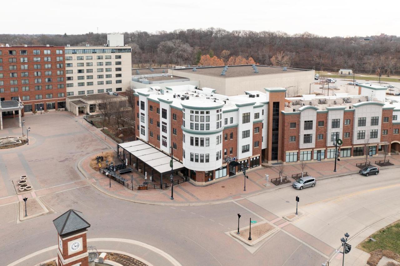 Iowa River Landing Luxury 2-Bed & 2-Bath Condo Coralville Eksteriør bilde